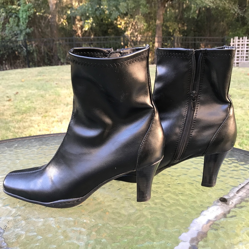 AEROSOLES Black Boots, Nearly New